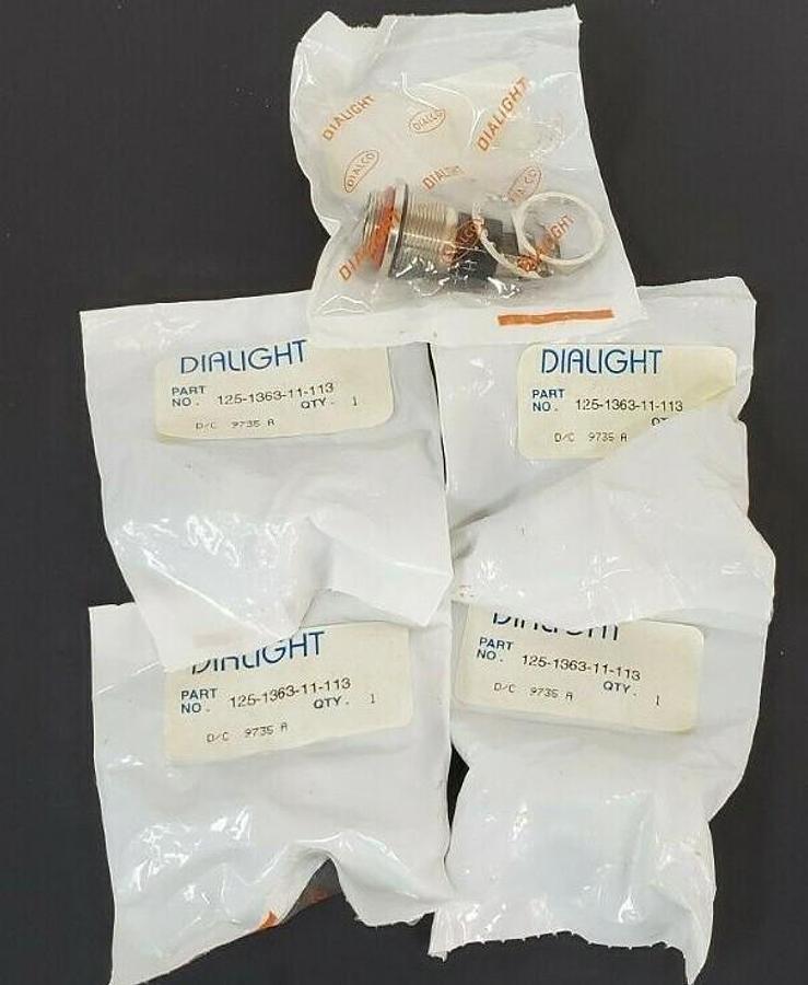 Used LOT OF 5 NEW DIALIGHT 125-1363-11-113 LAMP BASES D/C 9735 A 125136311113