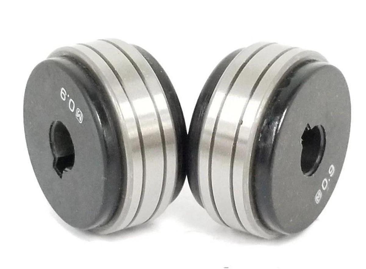 LOT OF 2 NEW GENERIC M 0.9 BEARINGS W/ 1/4" KEYWAYS