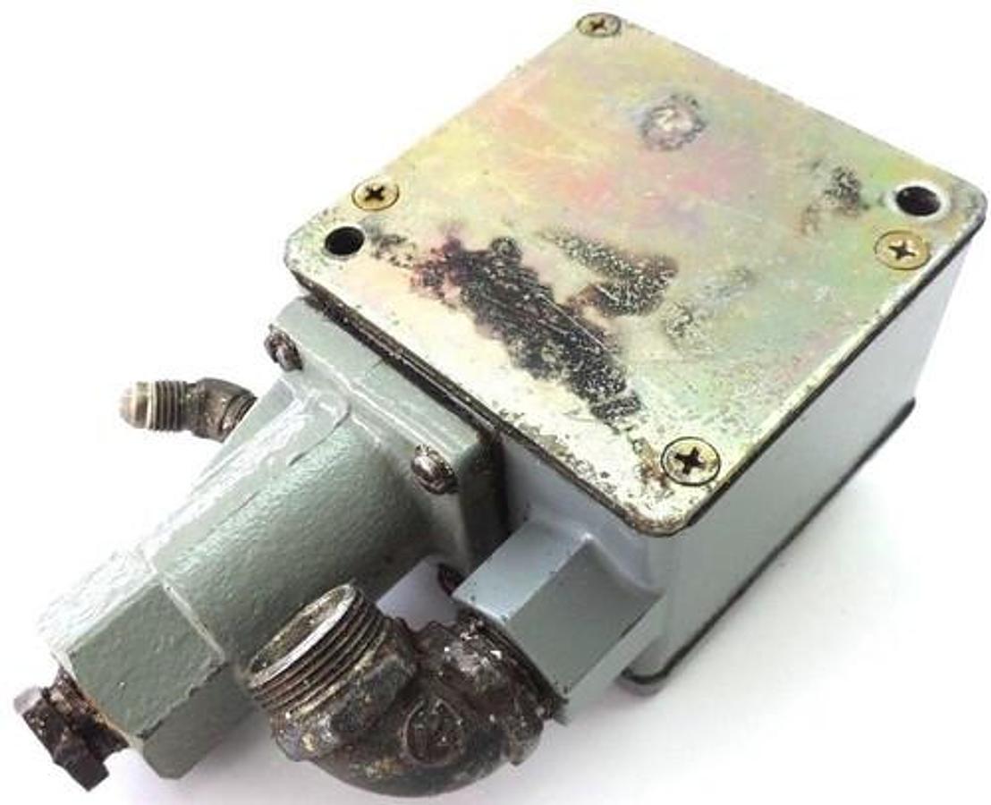 Used ALLEN BRADLEY 836T-T351JX28, SER. A PRESSURE CONTROL SWITCH 600VAC MAX 5A MAX