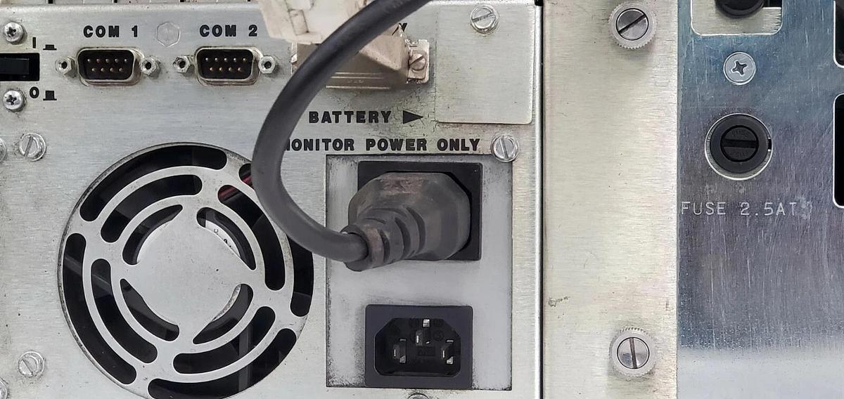 Used XYCOM 9450 OPERATOR INTERFACE MONITOR 713316-A 220396A 9450-27A1319020000