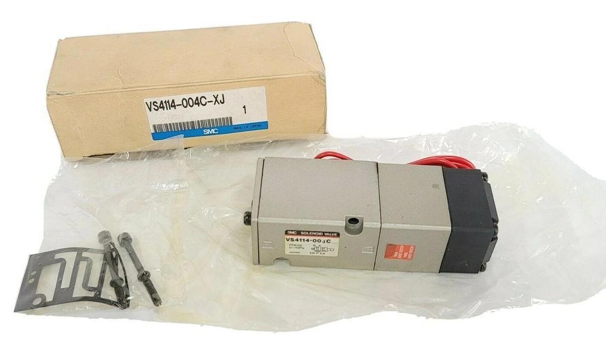 Used NIB SMC VS4114-004C-XJ SOLENOID VALVE VS4114-004C 0~1MPa