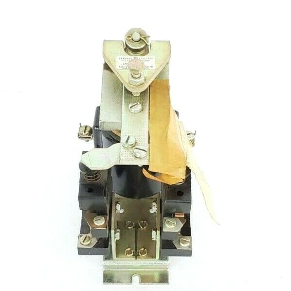 Used GENERAL ELECTRIC IC2820-A100BB3H RELAY 600V MAX. 10A