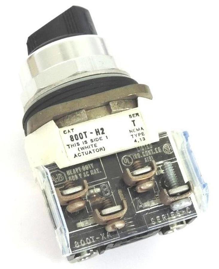 Used ALLEN BRADLEY 800T-H2 SELECTOR SWITCH SER. T W/ 800T-XA SER. C CONTACT BLOCK