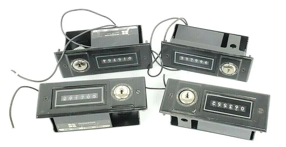 Used LOT OF 4 REDINGTON P32-1026 115VAC 8W ELECTRONIC COUNTERS PANEL MOUNT 6 FIGURE