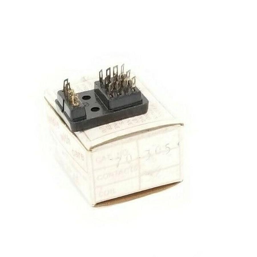 NIB MAGNECRAFT 70-305 RELAY SOCKET 70305