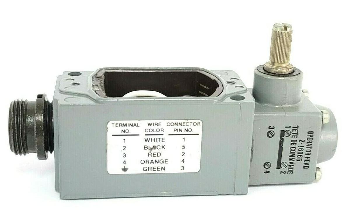 Used NEW ALLEN BRADLEY Z-16065 OPERATOR HEAD W/ BODY RECEPTACLE Z16065