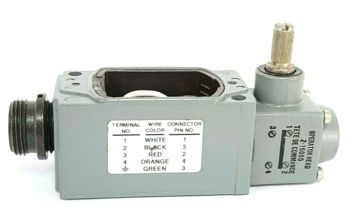 Used NEW ALLEN BRADLEY Z-16065 OPERATOR HEAD W/ BODY RECEPTACLE Z16065