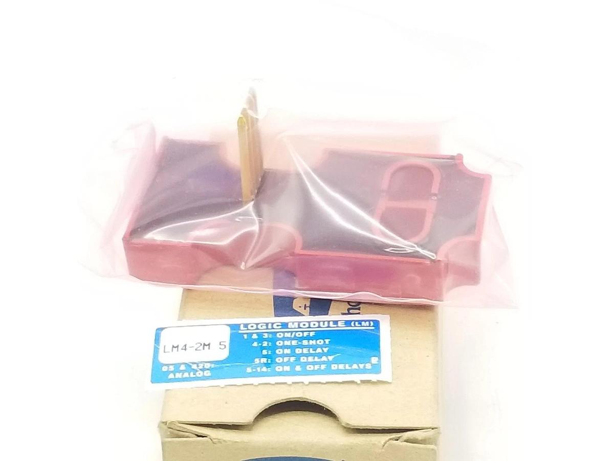 Used NIB BANNER LM4-2M.5 LOGIC MOD. MULTIBEAM 17179