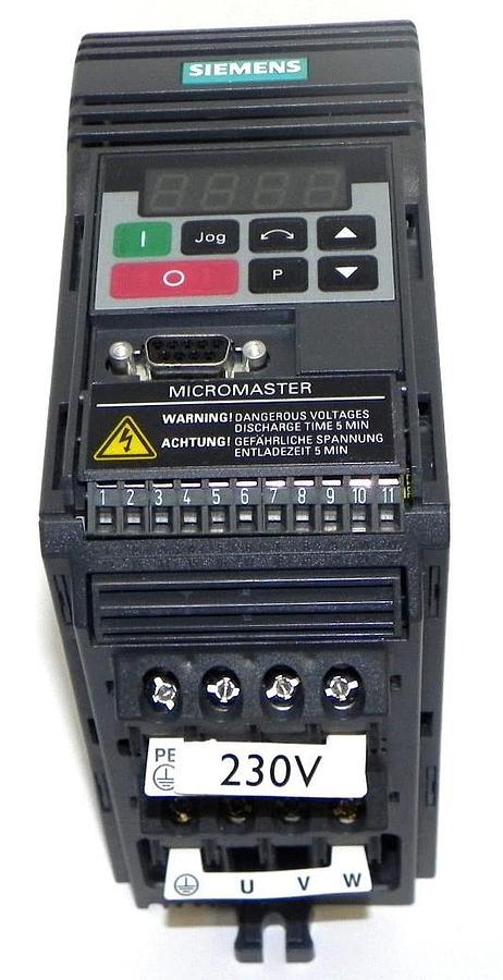 Used NIB SIEMENS 6ES92 P/N: A1-101-415-538 MICROMASTER STARTER KIT, 6SE9210-7CA40