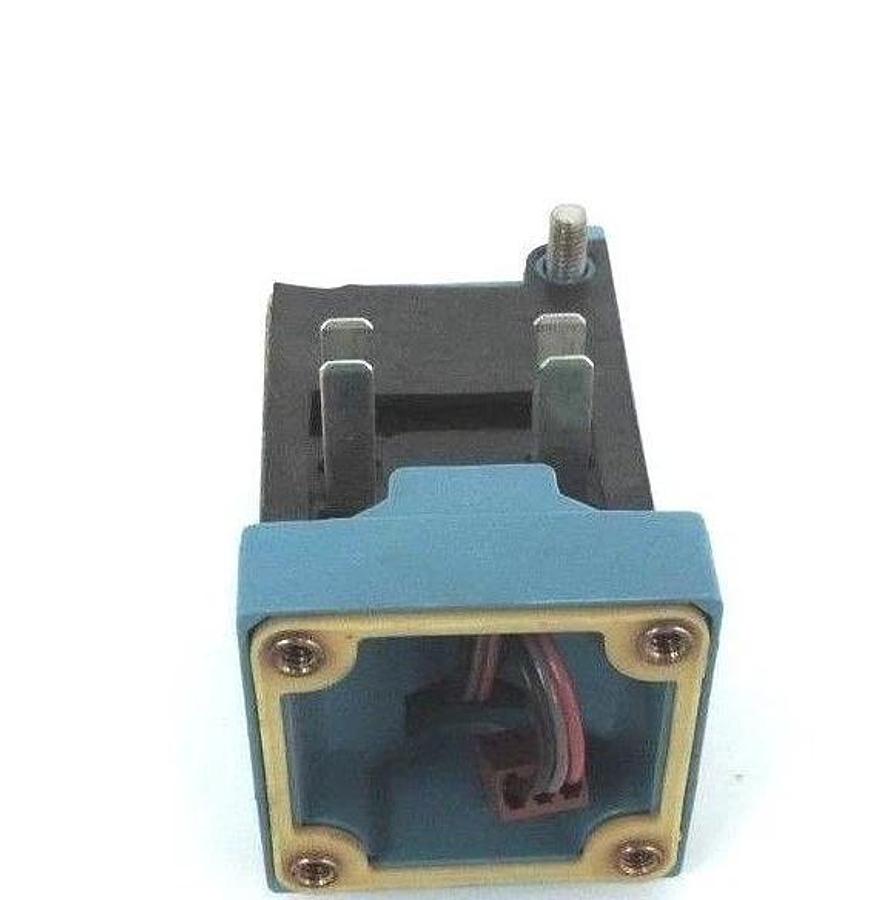 Used NIB HONEYWELL MICRO SWITCH MPS31 PLUG IN BASE FOR PHOTO HEAD 10-30VDC