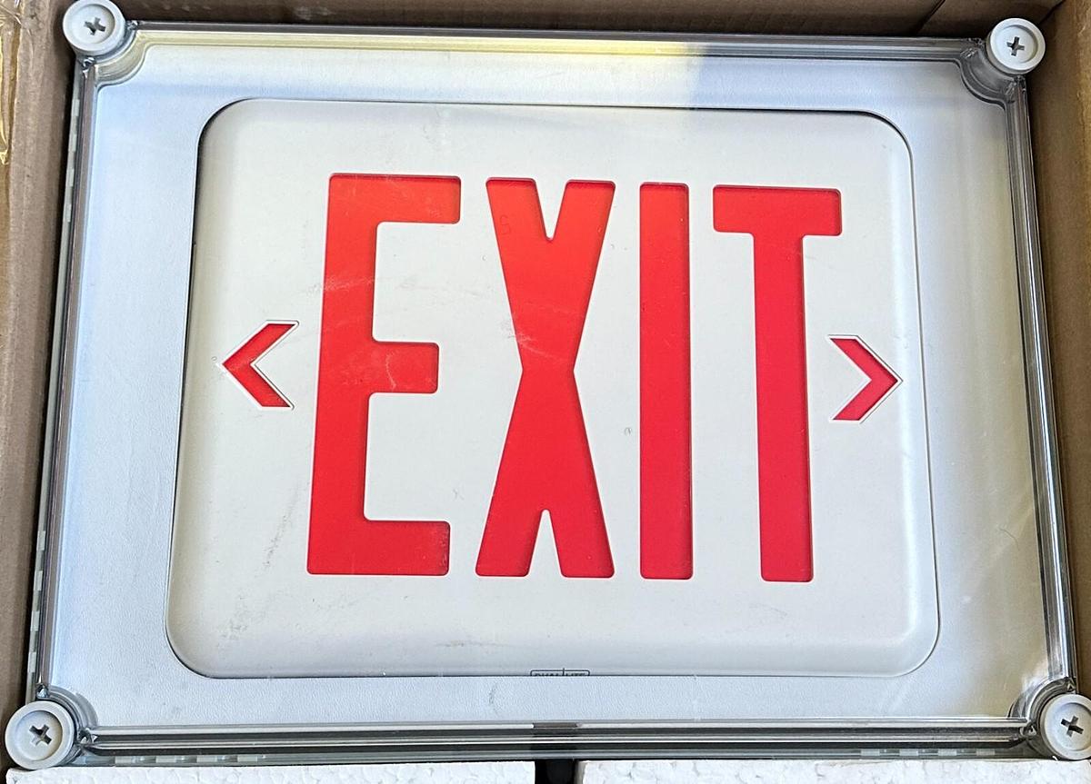 Used NEW HUBBELL DUAL LITE EVE4XRWE / 93075411 4X LED EMERGENCY EXIT SIGN 120/277VAC