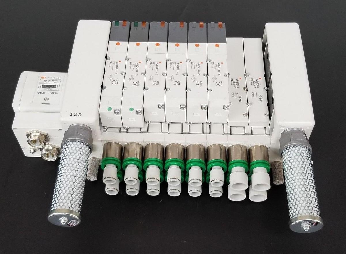 Used SMC VV5QC41-08C12FSDQN0-X25 VALVE MANIFOLD W/ EX250-SDN1-X122 I/O SI UNIT
