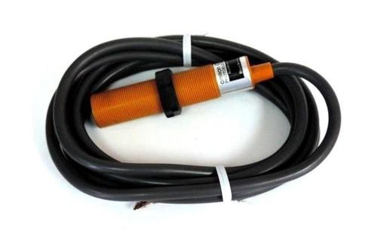 Used OMRON E3F-3LZ PHOTOELECTRIC SWITCH E3F3LZ, 24 TO 240 VAC
