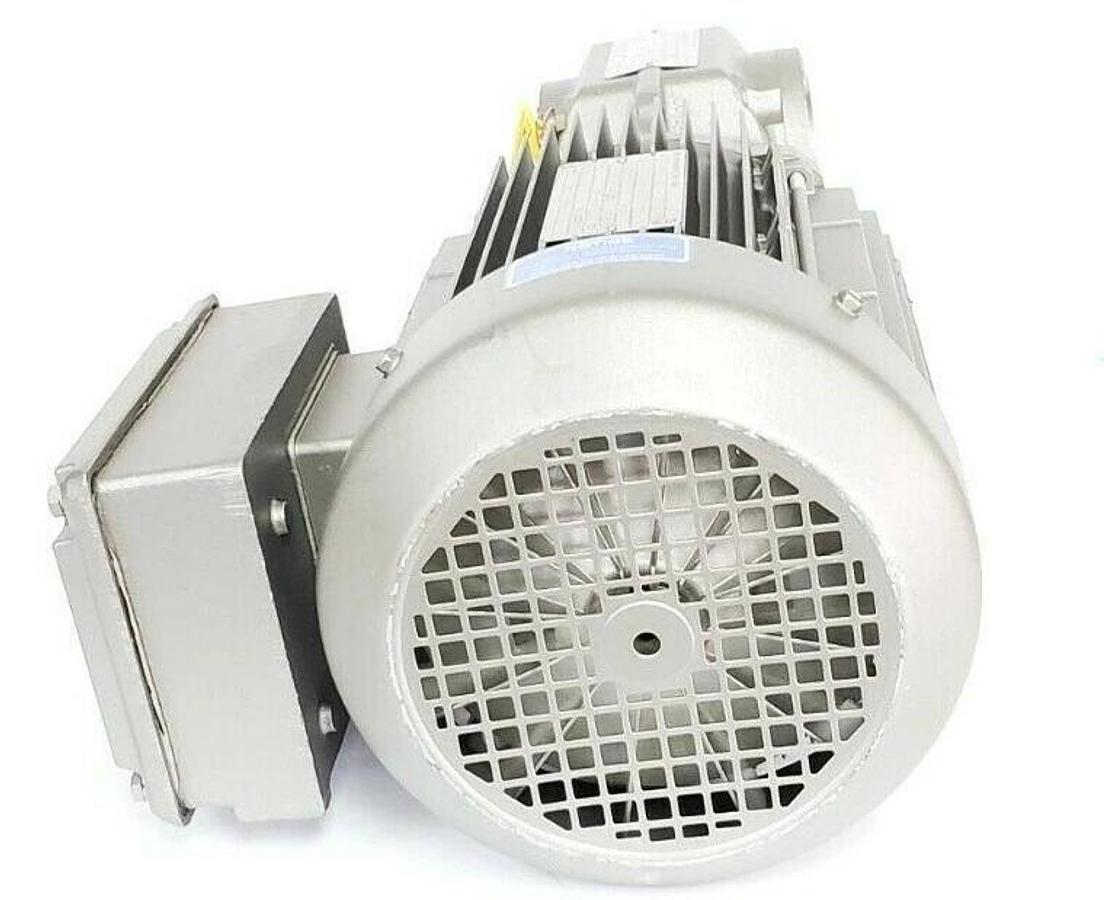 SEW-EURODRIVE DFT100L2 5HP 3370RPM MOTOR W/ KAZ37-DT100L2 GEARBOX KAZ37D5100L2