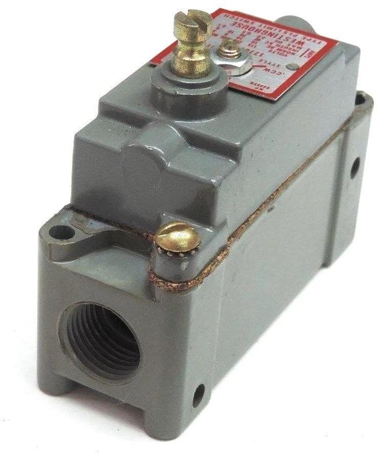 NIB WESTINGHOUSE 1776706 TYPE PLS LIMIT SWITCH W/O LEVER