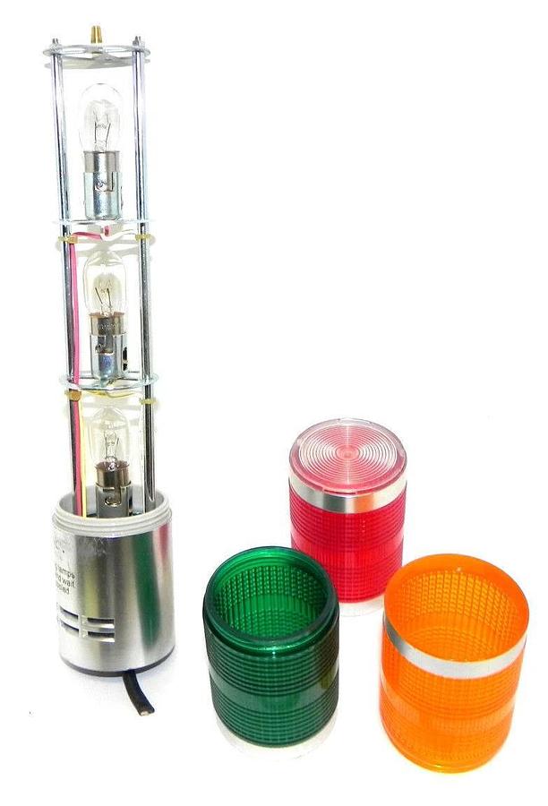 Used IDEC TYPE LT1A SIGNAL LIGHT TOWER RED, ORANGE, GREEN 24V AC/DC