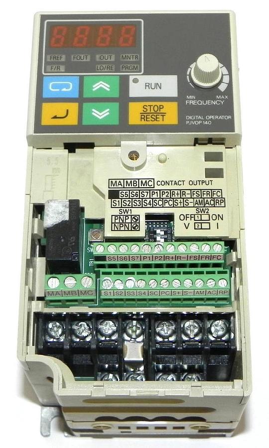 Used OMRON 3G3MV-A2001 INVERTER 3G3MVA2001