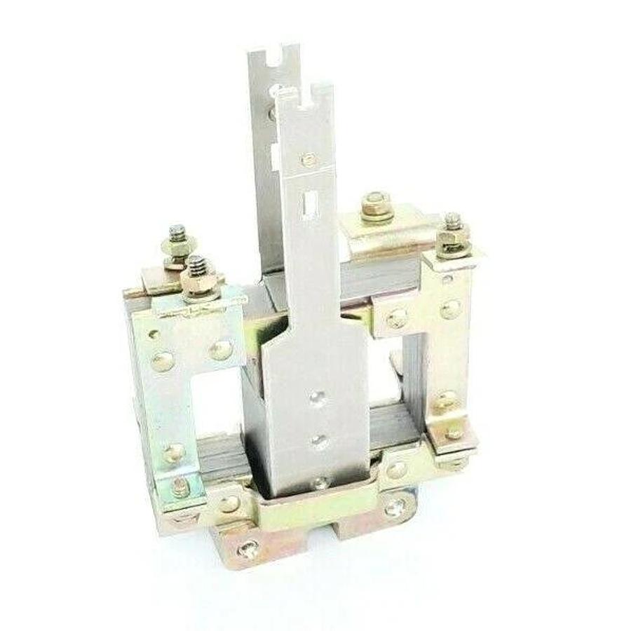 NEW GE GENERAL ELECTRIC 622C521G3 CIRCUIT BREAKER MAGNET / ARMATURE ASSEMBLY