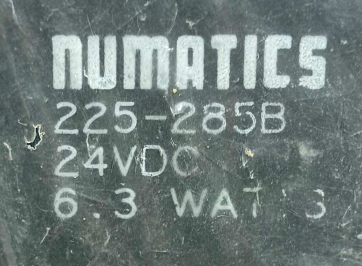 Lot of 2 Numatics 225-285B Solenoid Valve Coils Mark 8 Series 24VDC 6.3W