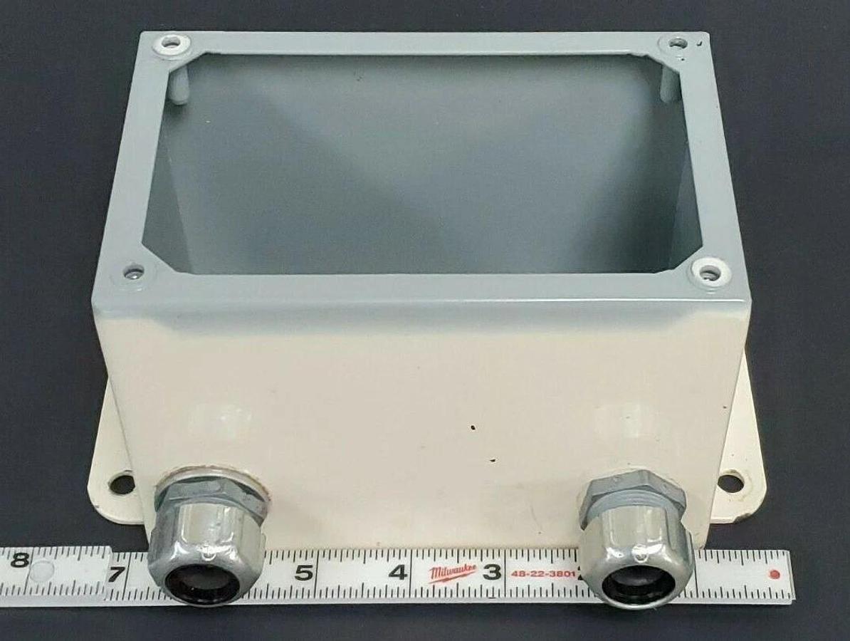 Used HOFFMAN / MENCOM CORP. A-6044SC ENCLOSURE W/ NEMA TYPE 4 109-REC PROGRAM PORT