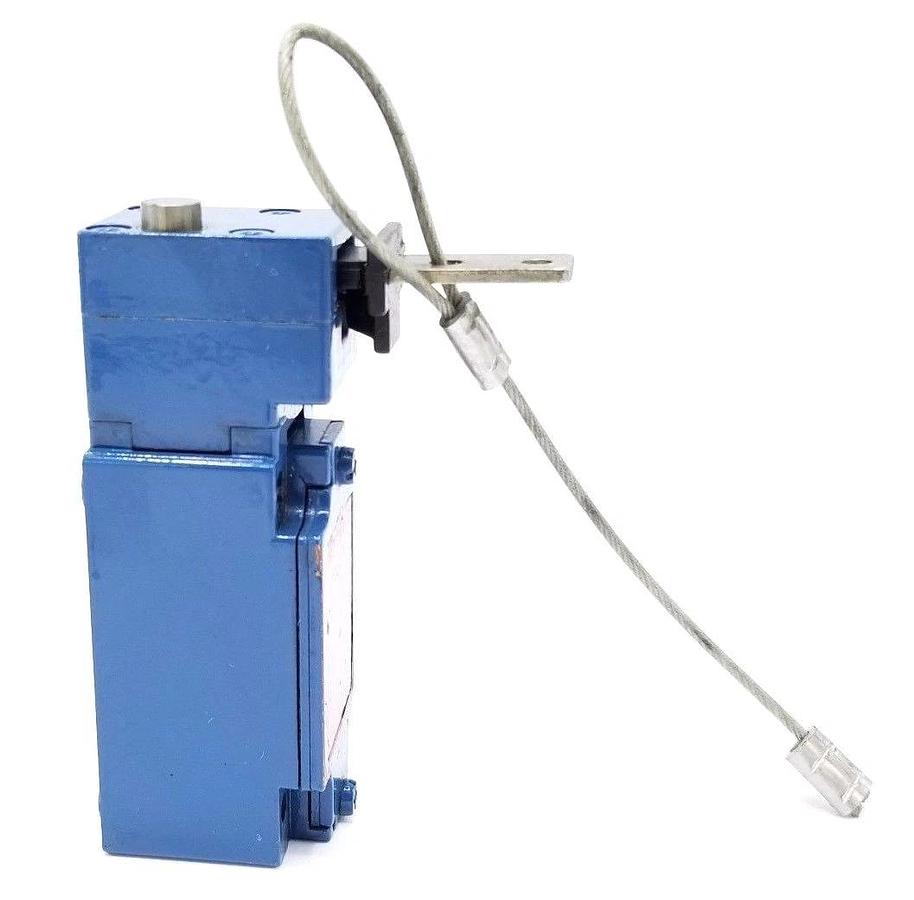 Used TELEMECANIQUE XCK-J...H7 LIMIT SWITCH W/ KEY XCK-JH7