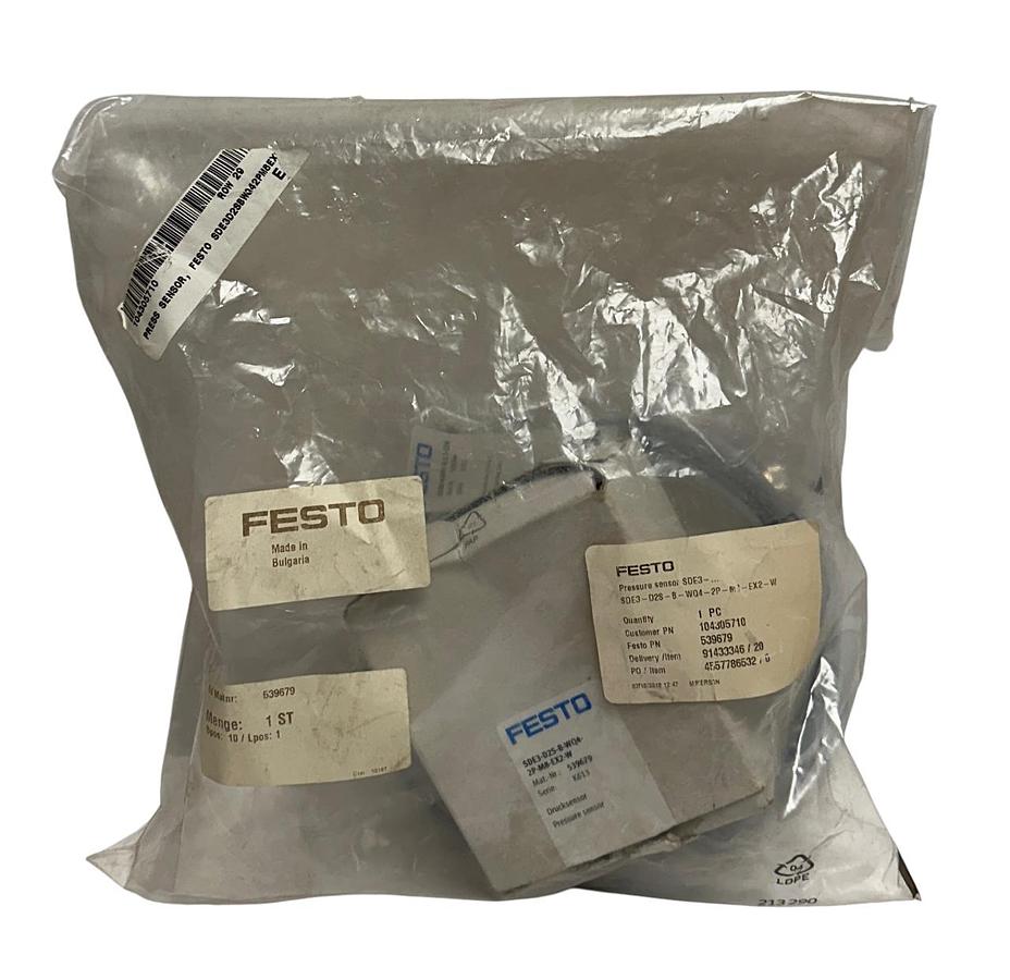 Used FESTO SDE3-D10S-B-WQ4-2P-M8-EX2-W / 539679 PRESSURE SENSOR W/ CABLE 541344 NSMP