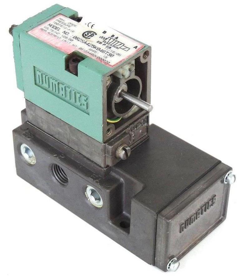Used NUMATICS 082SA425K046T30 SOLENOID VALVE BLOCK 120V 50HZ .15 AMPS 150PSIG