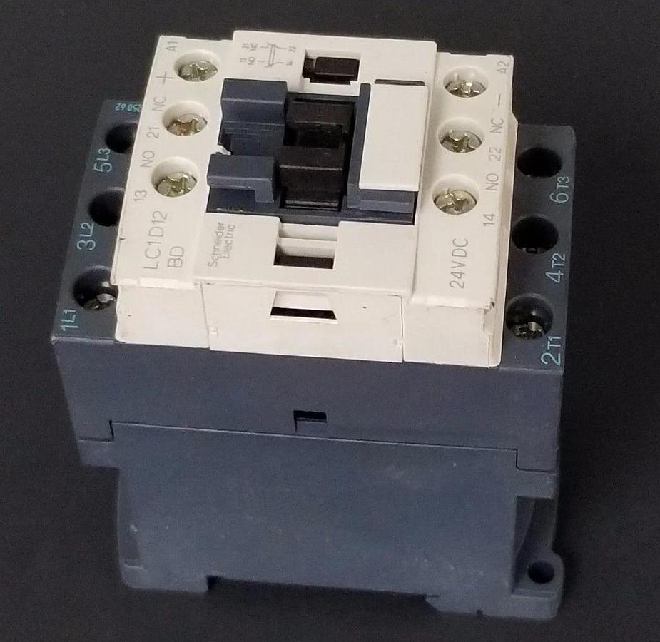 Used SCHNEIDER ELECTRIC LC1D12BD CONTACTOR 24VDC, LAD4TBDL