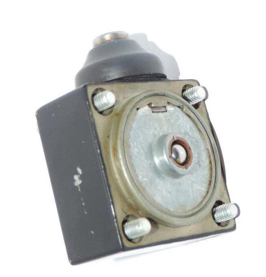 Used HONEYWELL LSZ-1E PLUNGER LIMIT SWITCH LSZ1E