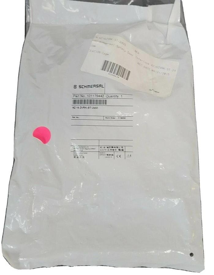 Used NEW SCHMERSAL P/N: 101179442 SAFETY SWITCH AZ16ZVRKST2493, AZ 16 ZVRK-ST-2493