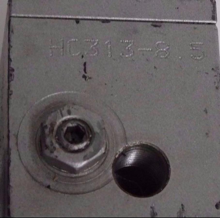 Used MILWAUKEE CYLINDER HC313-8.5 PNEUMATIC CYLINDER 8.5" STROKE, 2000PSI, 20632