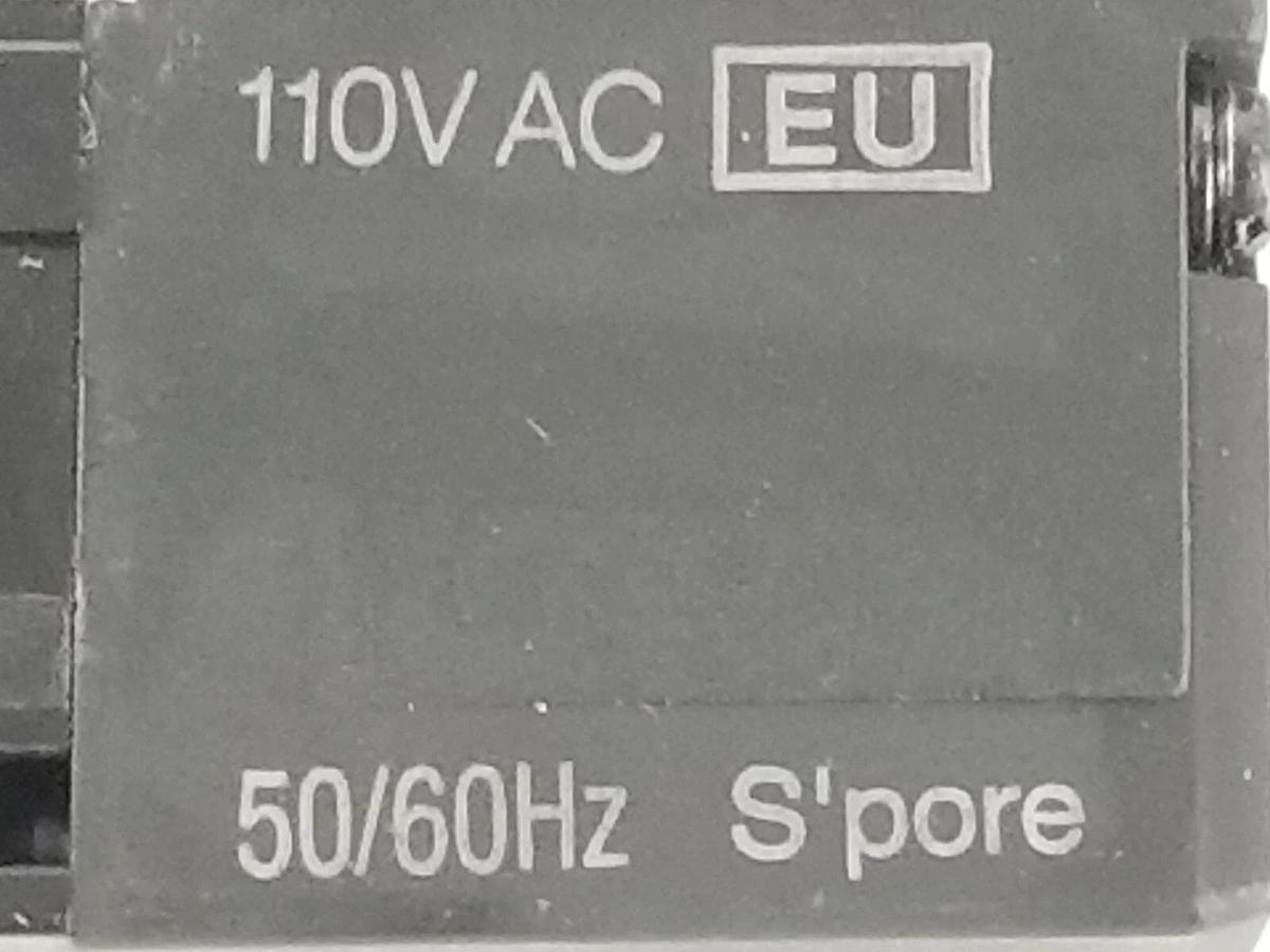 Used SMC VZ3420-3DZ-M5 SOLENOID VALVE 0.15~0.7MPa, 110V AC 50/60HZ COILS