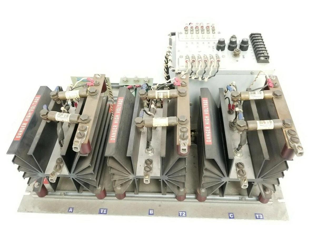 Used ROBICON CORP. 401-324 SCR POWER CONTROLLER 480V 25A W/ 304-046-3 SCR GATE TRIG.