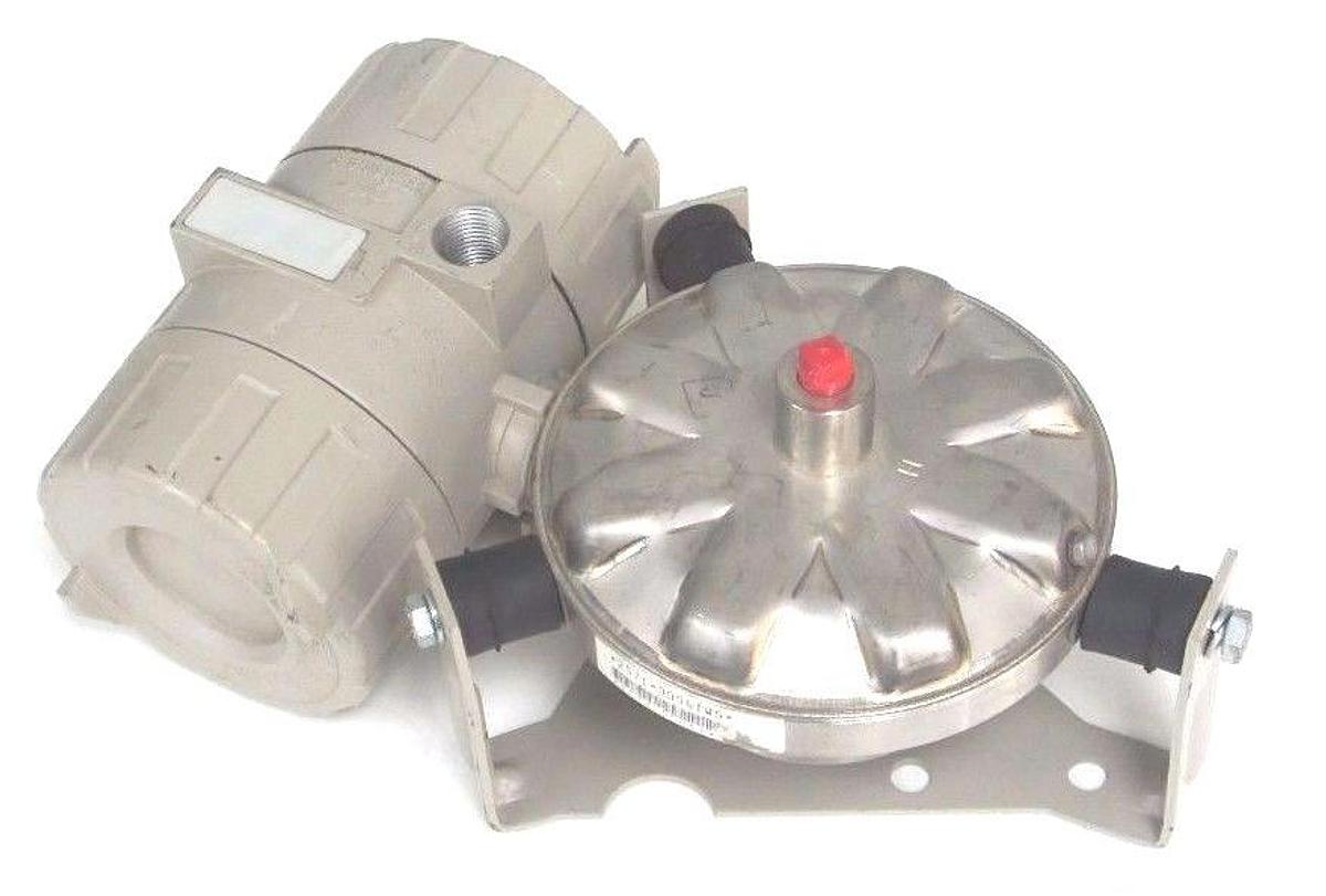 Used BAILEY BC12611350 DIFF PRESSURE TRANSMITTER 6"H2O W/ 25710006IWG TRANSDUCER 9/39