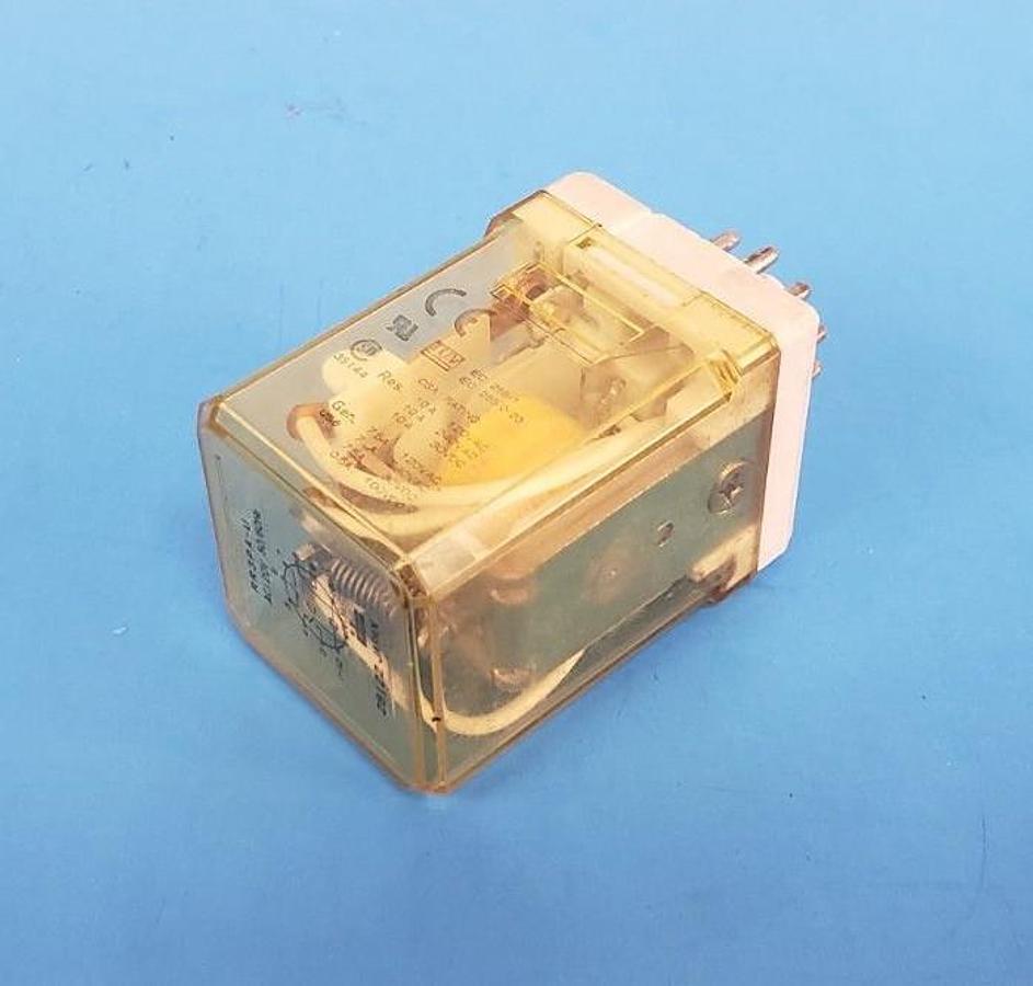 Used IDEC RR3PA-U AC120V 50/60HZ, RR3PA-U-AC120V