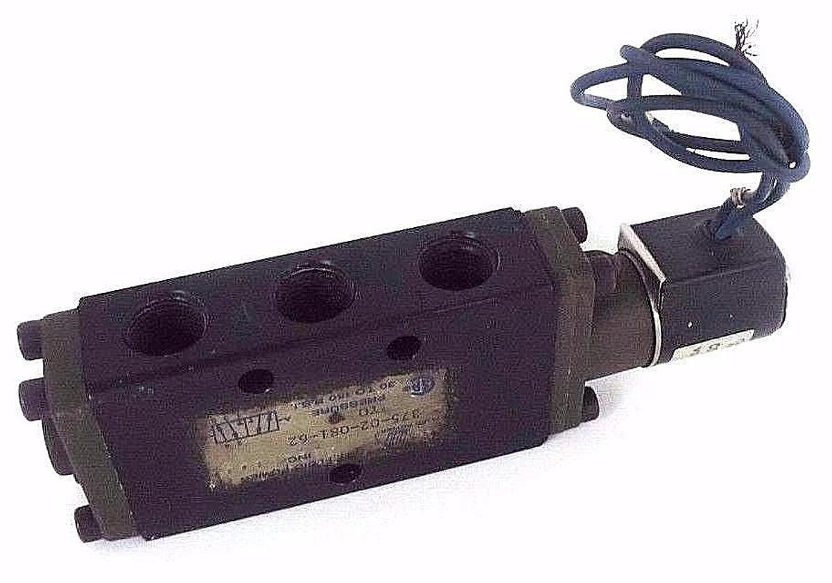 Used FLUID POWER 375-02-081-62 PNEUMATIC VALVE 30 TO 150 PSI W/ 26E01033 COIL