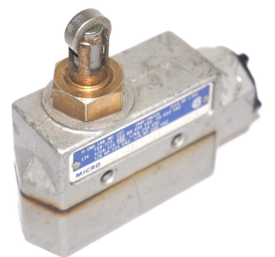 Used MICRO SWITCH BZE6-2RQ9 LIMIT SWITCH BZE62RQ9