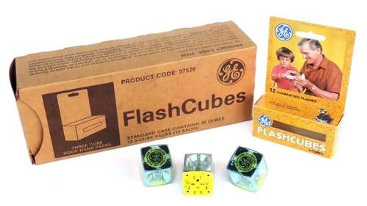 LOT OF 36 NIB GENERAL ELECTRIC FLASHCUBES 12 PACKS OF 3 CUBES 37526