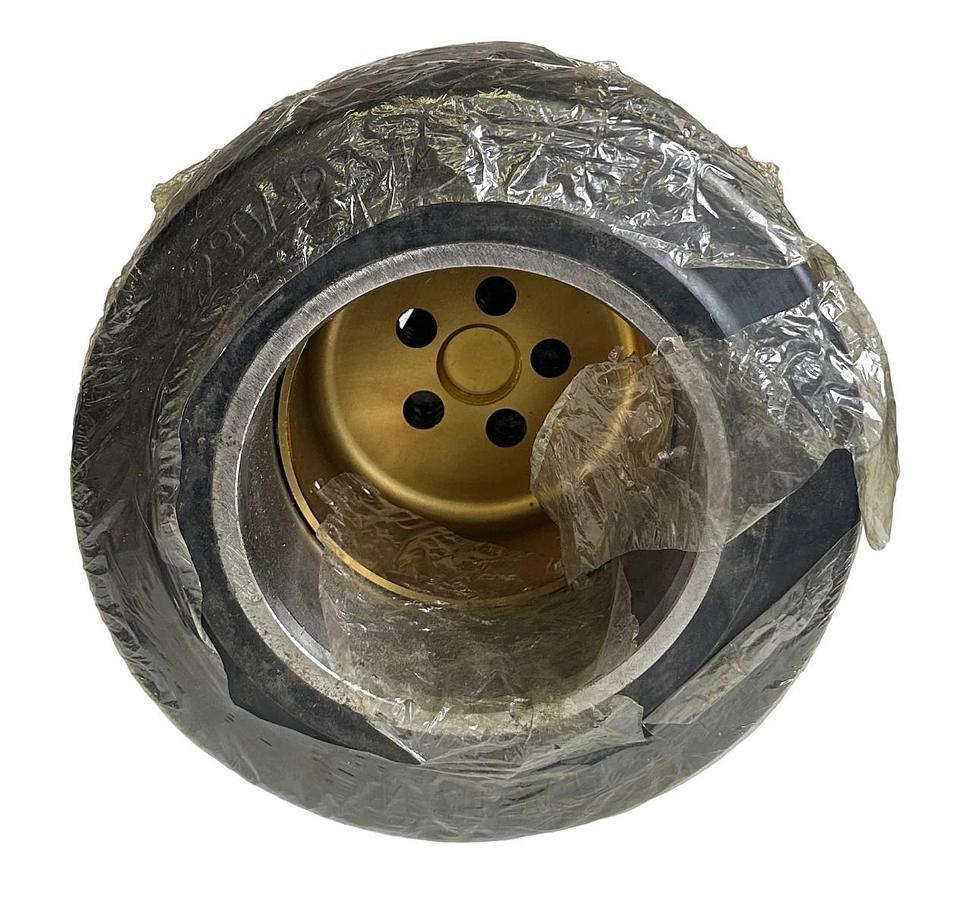 Used NEW HYSTER 4604180 / HY4604180 OEM WHEEL AND TIRE FOR MATERIAL HANDLING