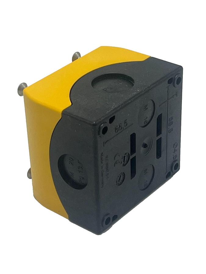 Used EATON M22-IY1-PG Yellow Pushbutton Enclosure 1 Hole 22mm NEMA 4X IP67 NSMP