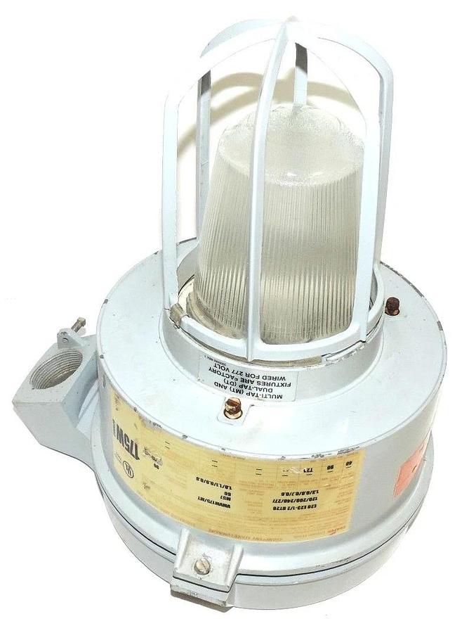 Used CROUSE HINDS VMVM175/MT LIGHT FIXTURE, INPUT 210 WATTS, 60 HZ, VMVMN175MT
