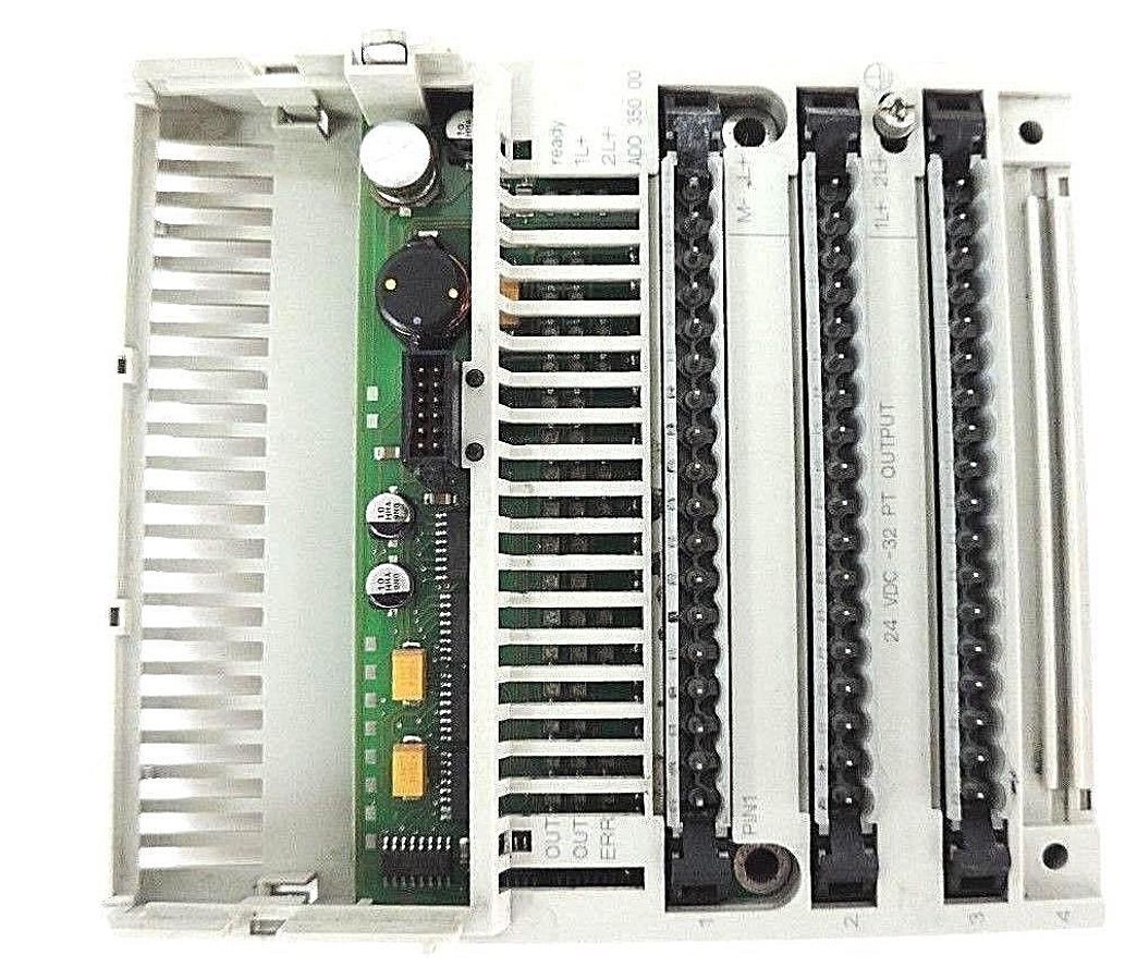 Used SCHNEIDER AUTOMATION TSX MOMENTUM 170DO3500 I/O BASE, 24VDC-32PT OUT, PV: 02