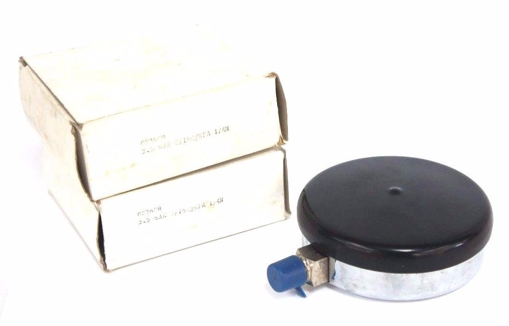 Used LOT OF 2 MARSHALL TOWN 91704 TEST GAUGES 0-160 PSI, 0-1100 KPA, 1/4" NPT, 9I704