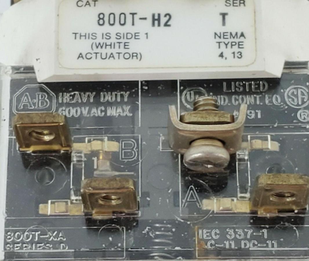 Used ALLEN BRADLEY 800T-H2 SELECTOR SWITCH SER.T W/ TWO 800T-XA SER. D CONTACTORS
