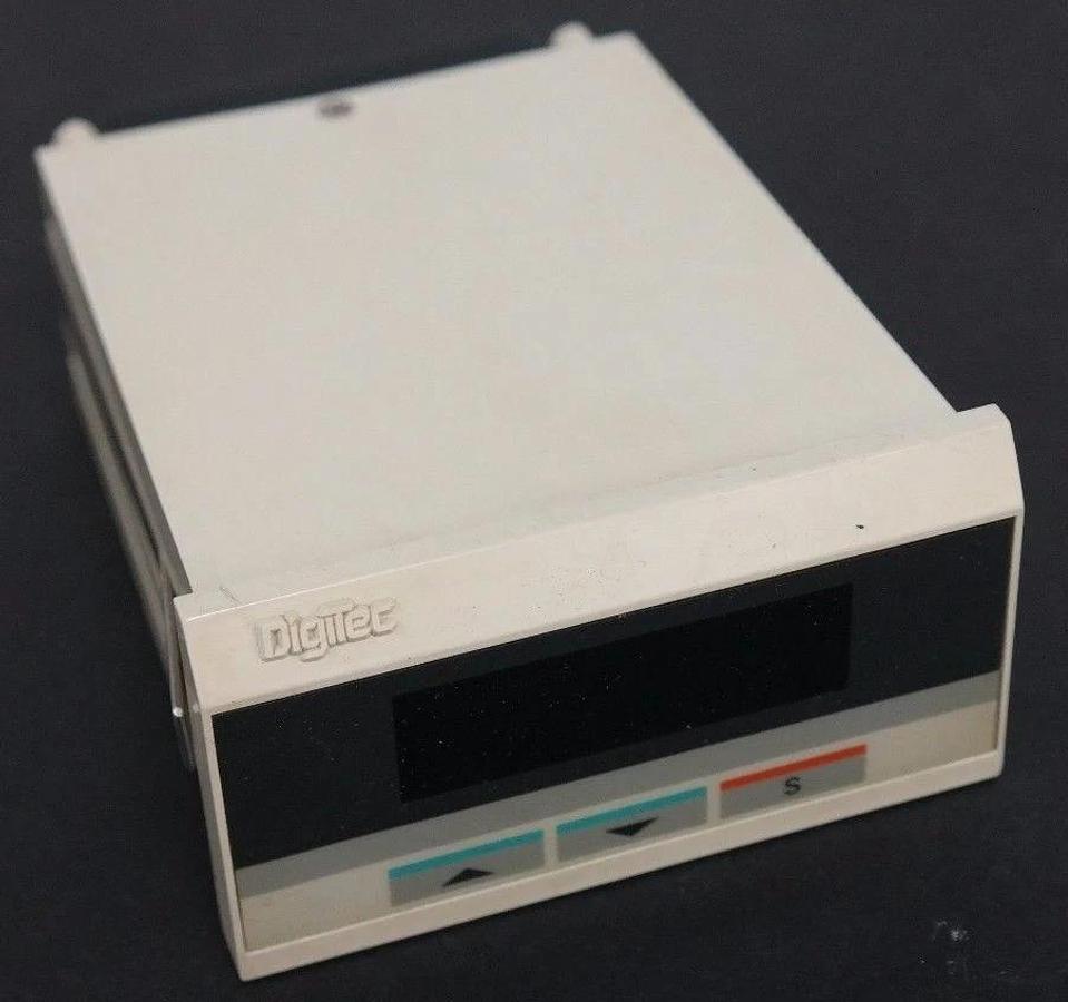 Used NIB DIGITEC 2820A-23C PANEL METER CONTROLLER 2820A23C