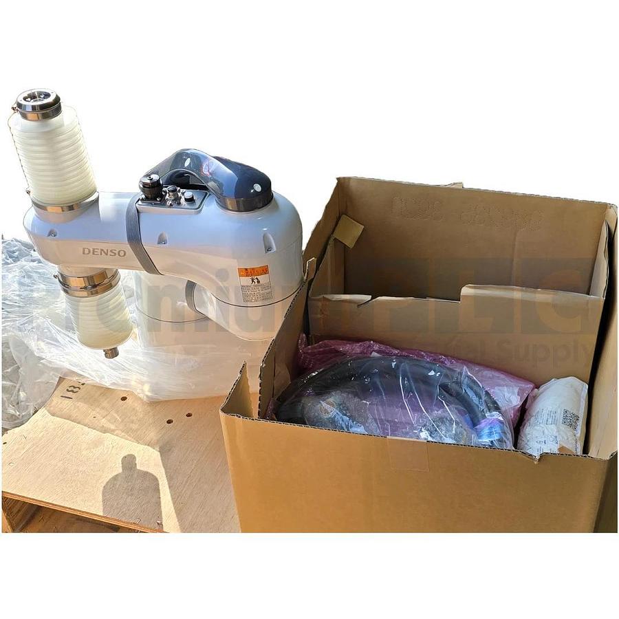 NEW DENSO WAVE HSR048A1-N17-W5N HIGH SPEED 4-AXIS ROBOT W/RC8A 8-AXIS CONTROLLER