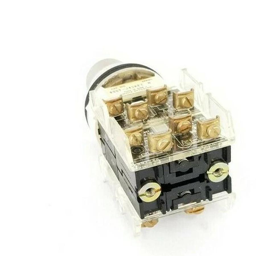 NIB ALLEN BRADLEY 800T-J42KE7BBNA SELECTOR SWITCH 800T-J42KE7 SER. N