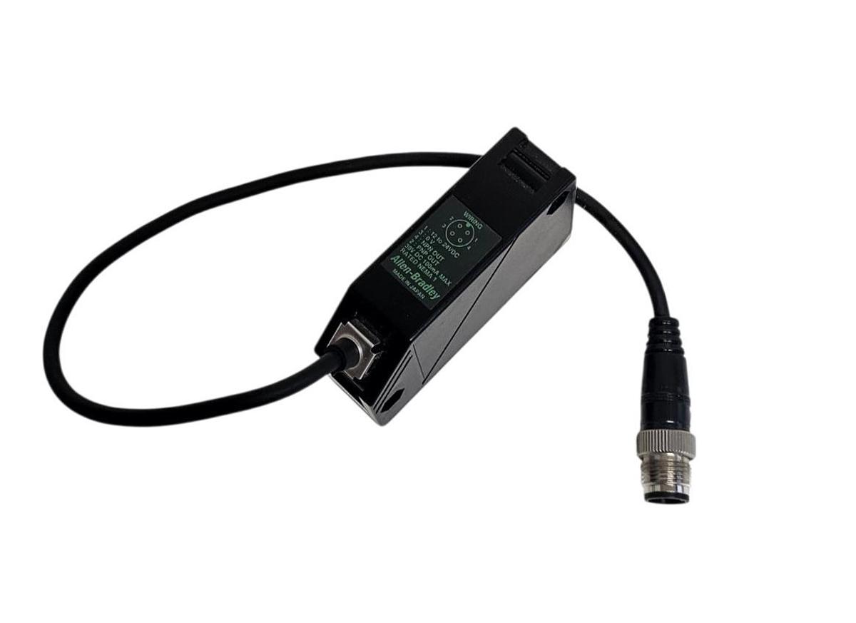 Used ALLEN BRADLEY 42BT-B2LBSL-F4 LONG RANGE BGS SENSOR 42BTB2LBSLF4 SER. A