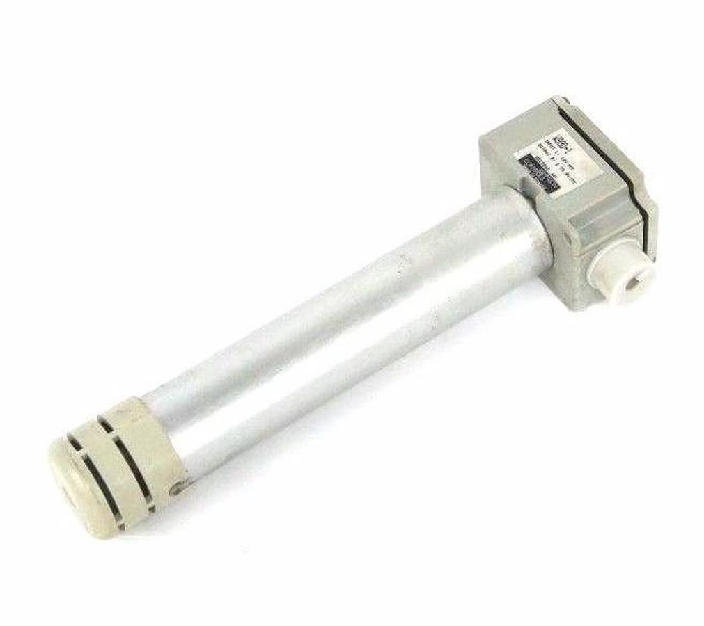 NIB JOHNSON CONTROLS W99D-1C HUMIDITY TRANSMITTER RANGE: 10 TO 90% RH