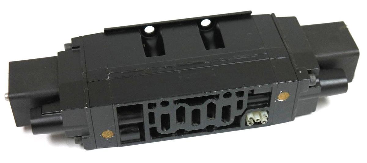 Used PARKER 4511BHXXABAA53 VALVE 40-150 PSI W/ L0030153 COILS 6.2 WATTS